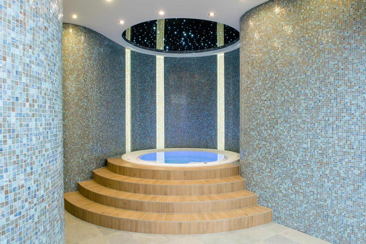 Hotel Kosma Козьмін Екстер'єр фото
