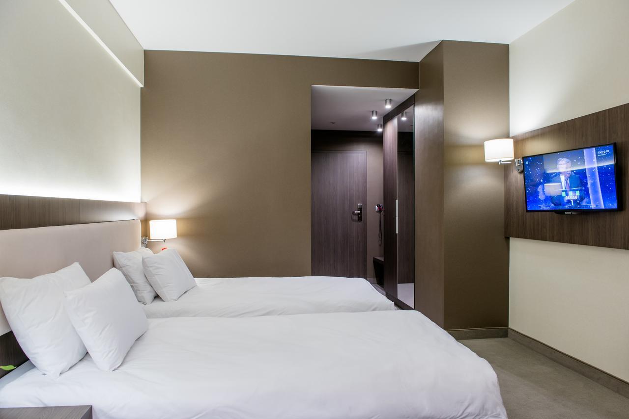 Hotel Kosma Козьмін Екстер'єр фото