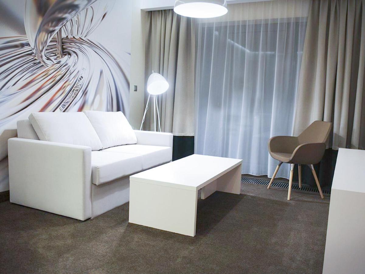 Hotel Kosma Козьмін Екстер'єр фото