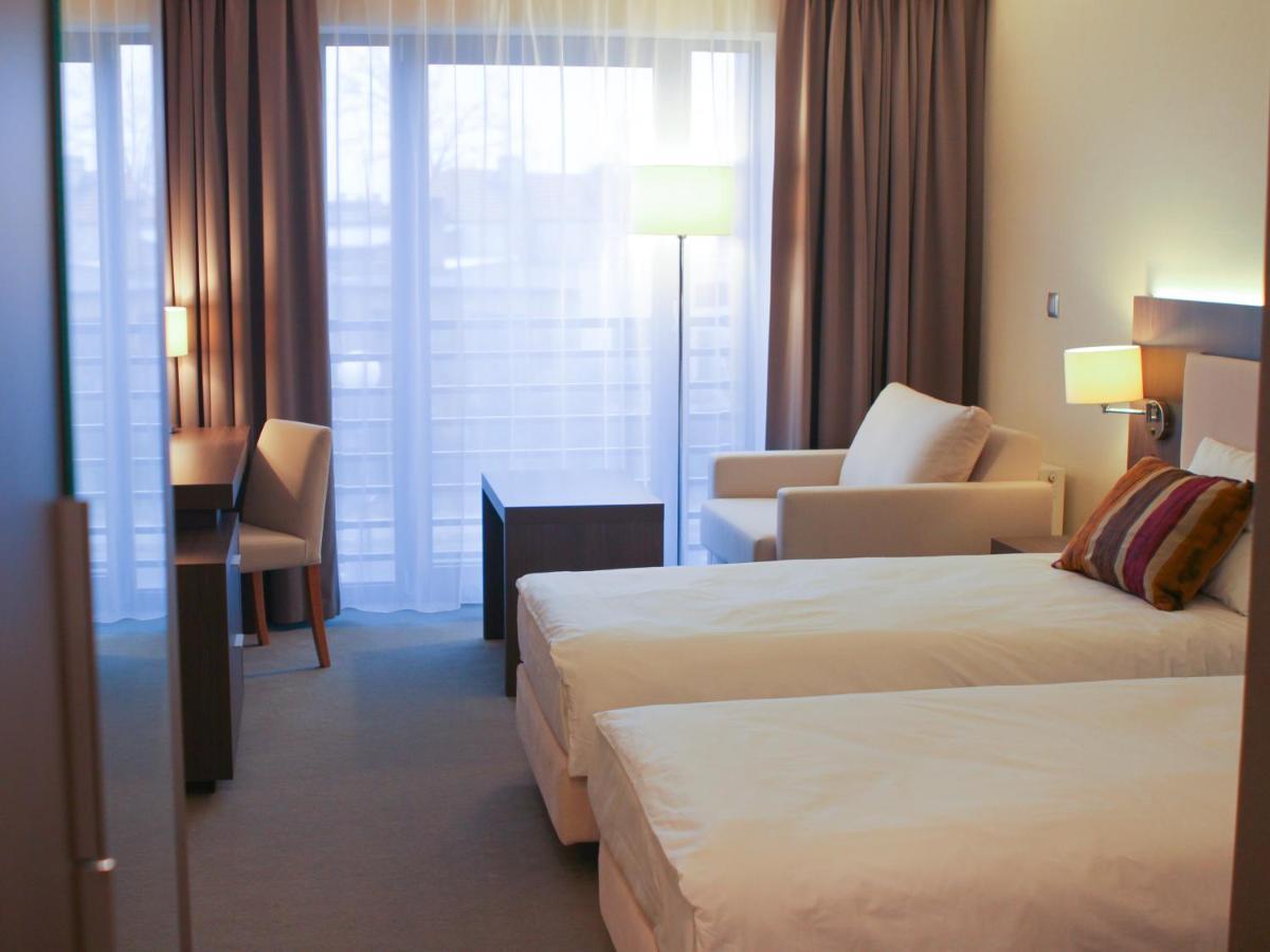 Hotel Kosma Козьмін Екстер'єр фото