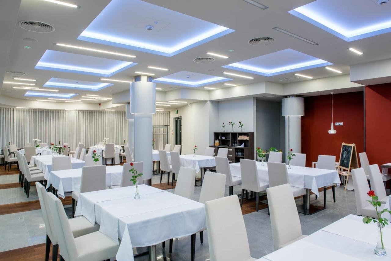 Hotel Kosma Козьмін Екстер'єр фото