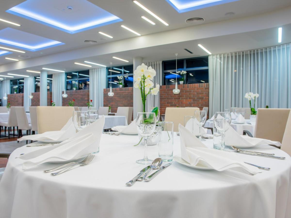 Hotel Kosma Козьмін Екстер'єр фото